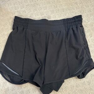 Lululemon Hotty Hot Shorts 4”